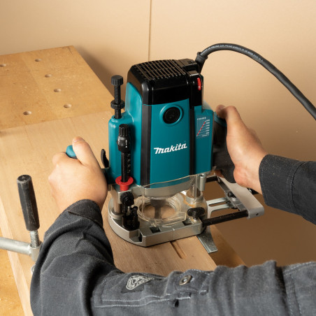 Défonceuse 2100W-Q12mm avec frein  - Makita | RP2303FC07